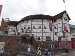 P2012DSC01178	Shakespeare's Globe Theatre.