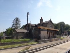 P2012DSC01448	Histon station.