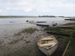 P2012DSC02115	Boats on the foreshore near Iken.