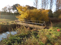 P2012DSC03899	A rather precarious bridge over the River Roding.