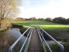 P2012DSC03907	Tun Bridge over the River Roding.