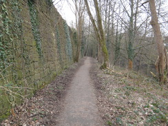 P2013DSC04919	The path alongside the Derwent out of Matlock.