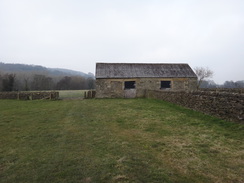 P2013DSC04973	A barn beside the path.