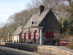 P2013DSC05097	Darley Dale south station building.