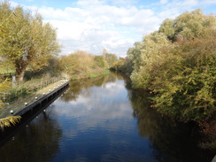 P2017DSC07123	The river at Godmanchester Lock.