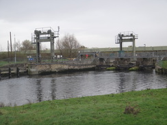 P2017DSC07258	Brownshill Lock.