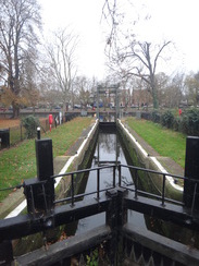 P2017DSC07311	Bedford lock.