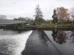 P2017DSC07374	The weir at Roxton Lock.