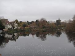 P2017DSC07399	The river at Eaton Socon lock.