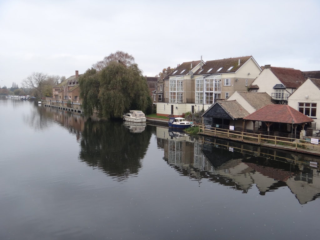 P2017DSC07413	St Neots riverside.