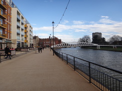 P2018DSC07554	Bedford riverside.