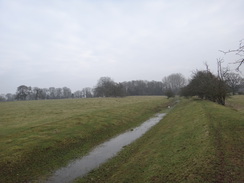 P2018DSC07848	The canalbed between Cattleford Bridge and Thornton.