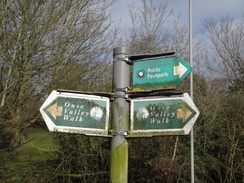 P2018DSC08107	Ouse Valley Way markers near Stratford Fields.