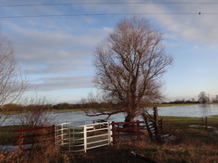 P2018DSC08131	The entrance into the car park beside the New Bedford River.