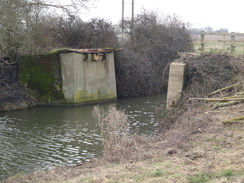 P2018DSC08264	The remains of Flat Bridge.