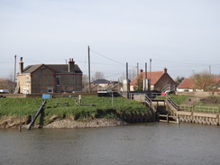 P2018DSC08592	A lock across the river at Salters Lode.