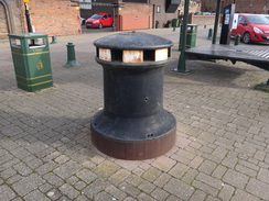 P2018DSC08709	A windlass on South Quay.