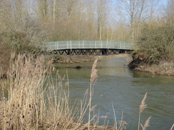 P2018DSC08852	The footbridge over the Nene between Nassington and Yarwell.