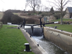 P2018DSC08865	Yarwell Lock.