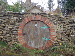 P2018DSC08922	A Hobbit House in Newnham.