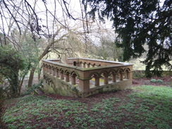 P2018DSC08929	A mausoleum in Newnham churchyard.