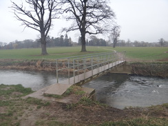 P2018DSC08976	The footbridge over the Nene to the southwest of Flore.