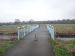 P2018DSC09065	A bridge over a river cut.