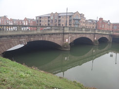 P2018DSC09088	A bridge over the Nene in Northampton.