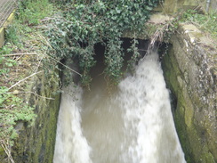 P2018DSC09294	A sluice at Eaglethorpe Mill.