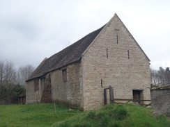 P2018DSC09307	A barn in Warmington.