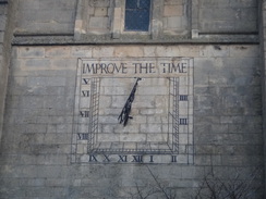 P2018DSC09319	A sundial on a church in Market Harborough.