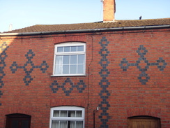 P2018DSC00012	Diaper brickwork on houses in Welford.