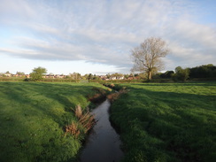 P2018DSC00019	A stream in a field to the east of Welford.