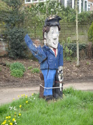 P2018DSC00148	An odd statue in Welford.