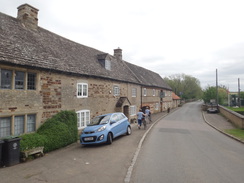 P2018DSC00283	Houses near Woodford Mill.