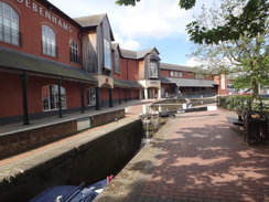 P2018DSC00478	Banbury Town lock.