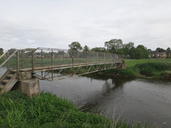 P2018DSC00841	A footbridge over a river stream to the north of Lower Barnwell Lock.