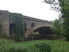 P2018DSC00981	The older of the two bridges carrying the A1 over the Nene at Wansford.