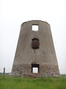 P2018DSC01066	The windmill stump at Castor.