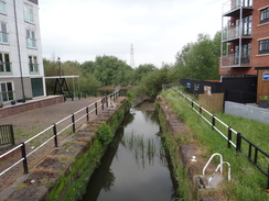 P2018DSC01342	The river lock to the west of Chester.