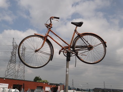 P2018DSC01439	A bike outside Yvonne's Cafe.