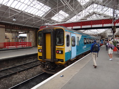 P2018DSC01687	Chester railway station.