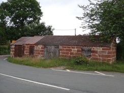 P2018DSC02002	Huts in Myddle.