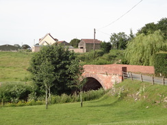 P2018DSC02018	The bridge over the River Perry in Yeaton.