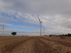 P2018DSC02736	Heading north towards the wind turbines near Watford Covert.