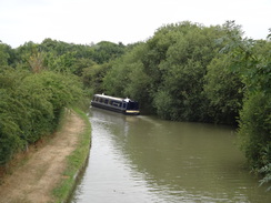 P2018DSC02790	The Grand Union Canal near Elkington.