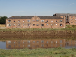 P2018DSC02939	A riverside building in Sutton Bridge.