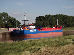 P2018DSC02944	The EEMS Servant at Port Sutton Bridge.