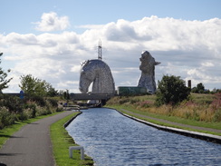 P2018DSC03146	Heading west along the new canal towards the Kelpies.