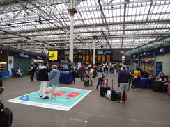 P2018DSC03231	Edinburgh Waverley.